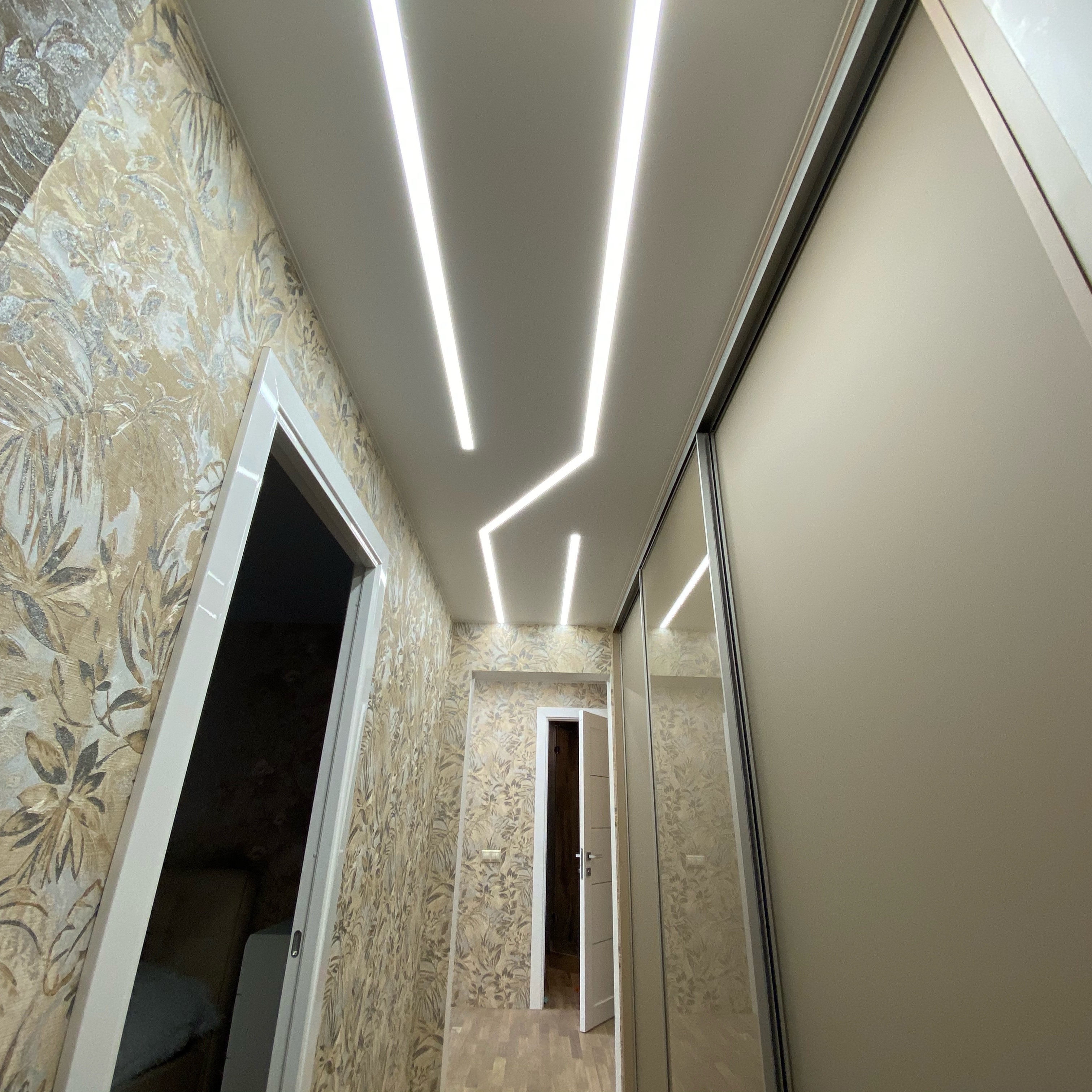 Первый слайд